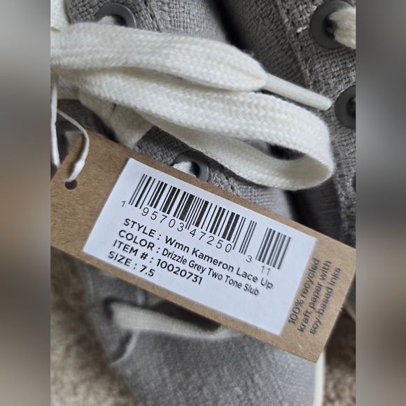 New With Tags TOMS womens 7.5 Kameron Lace Up Two Tone Gray Shoes - Picture 7 of 8